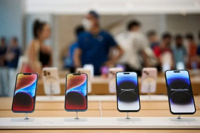 Apple (AAPL) iPhone