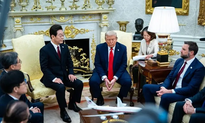 Trump and South Korean officials in formal White House meeting setting