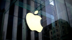 Apple (AAPL) Stock: Why Institutions Bought The Dip in Q1 2025