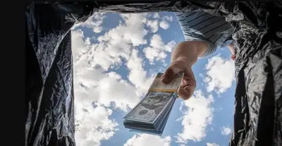 BRICS Speeds Up Dollar Selling, Chinese Firms Offload $51.8 Billion