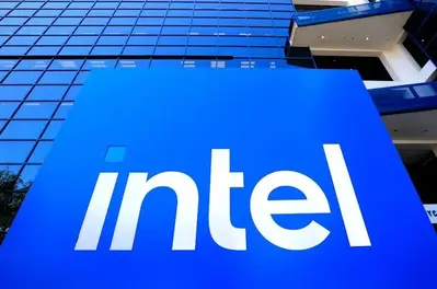 Intel Stock Surges on Q3 Earnings Beat and Rising AI Opportunities